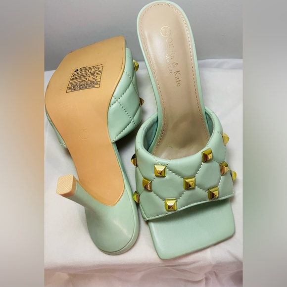 Olivia & Kate Sarabeth Embellished Slip On - Picture 9 of 10